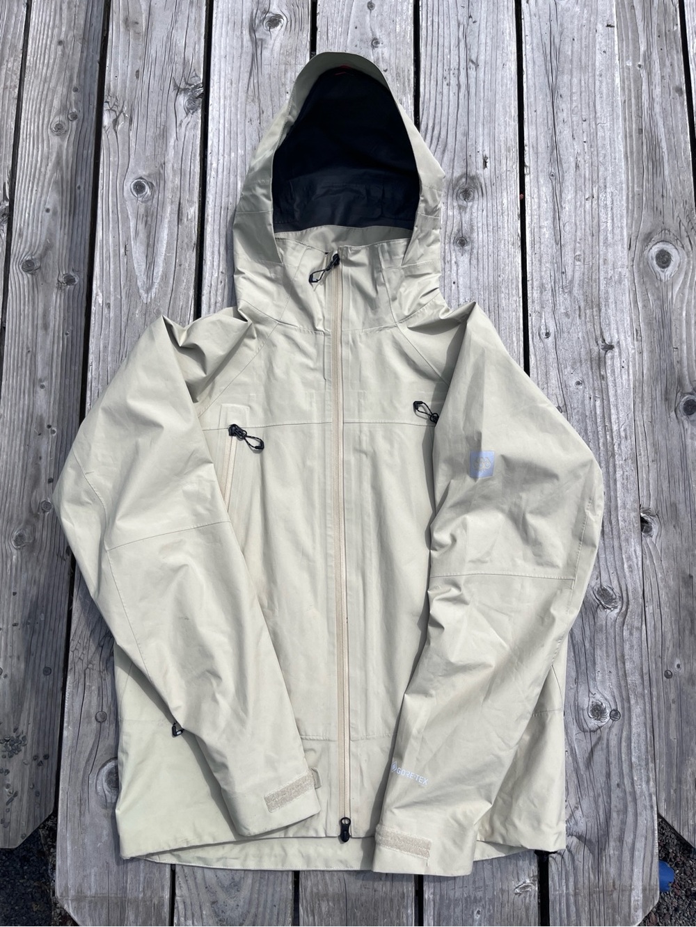 Men’s 686 Gore-Tex waterproof shell jacket size small